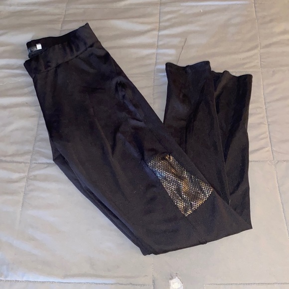 CM fashion Pants - Women’s black leggings size medium